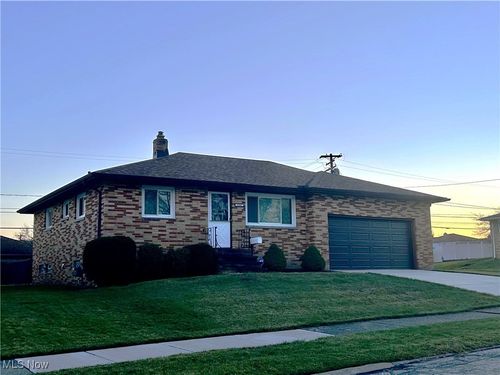 3181 Woodlawn Drive, Parma, OH, 44134 | Card Image