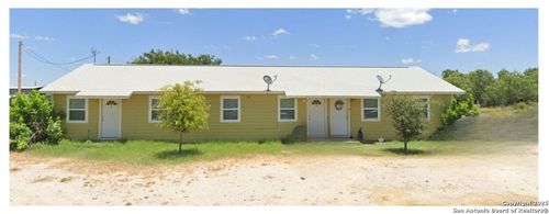 530 N Estes Ave, La Pryor, TX, 78872 | Card Image