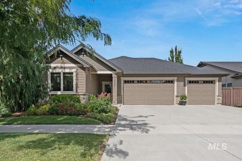 3688 W Star Hollow Dr, Meridian, ID, 83646-4939 | Card Image