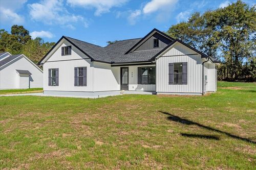 440 Sherwood Dr, Mcminnville, TN, 37110-6158 | Card Image