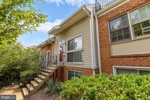 48b-48 N Bedford St, ARLINGTON, VA, 22201-1108 | Card Image