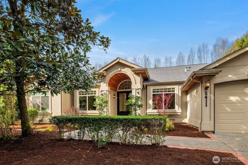 2411 98th Ave Ne, Clyde Hill, WA, 98004-2126 | Card Image