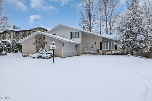 6090 Big Creek Pkwy, Parma Heights, OH, 44130-1934 | Card Image