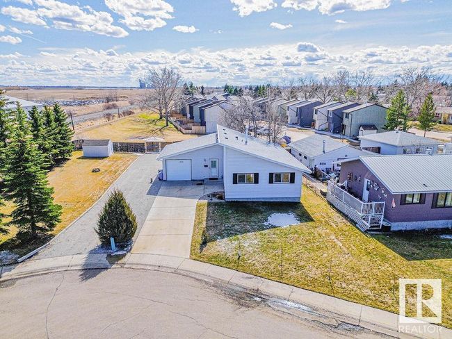 5209 37a Ave, House other with 4 bedrooms, 2 bathrooms and null parking in Wetaskiwin AB | Image 5