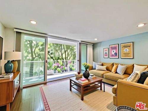 8-1920 Hillcrest Rd, Los Angeles, CA, 90068-3114 | Card Image