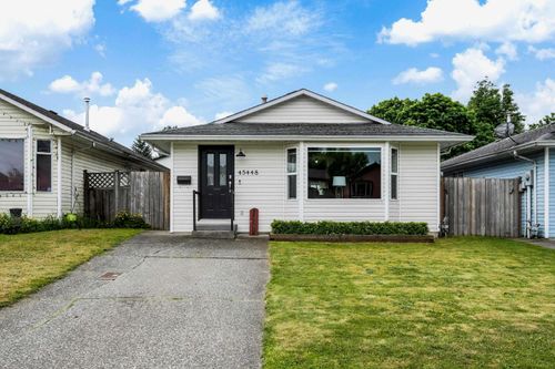 45448 Meadowbrook Dr, Chilliwack, BC, V2P7R9 | Card Image