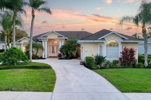 9910 Laurel Valley Avenue Cir, BRADENTON, FL, 34202-4006 | Card Image