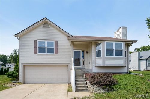 14375 Jamestown Bay Dr, Florissant, MO, 63034-1742 | Card Image