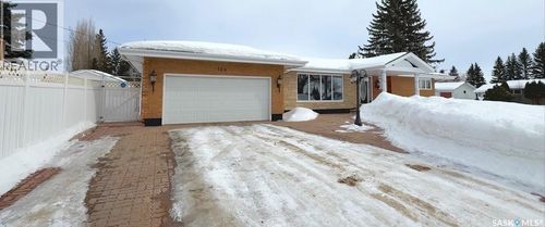 124 Dixon Ave, Kamsack, SK, S0A1S0 | Card Image