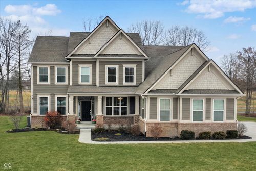 18813 Stonebluff Ln, Noblesville, IN, 46062-6155 | Card Image