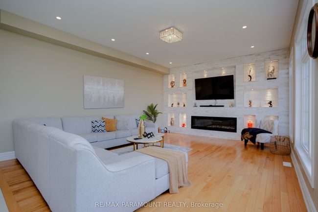 52 Stinson St, House other with 7 bedrooms, 8 bathrooms and 28 parking in Caledon ON | Image 9