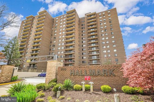 214-200 N Pickett St, ALEXANDRIA, VA, 22304-2122 | Card Image