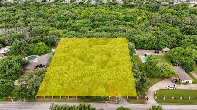 Bird's eye view of a heavily wooded area | Image 9