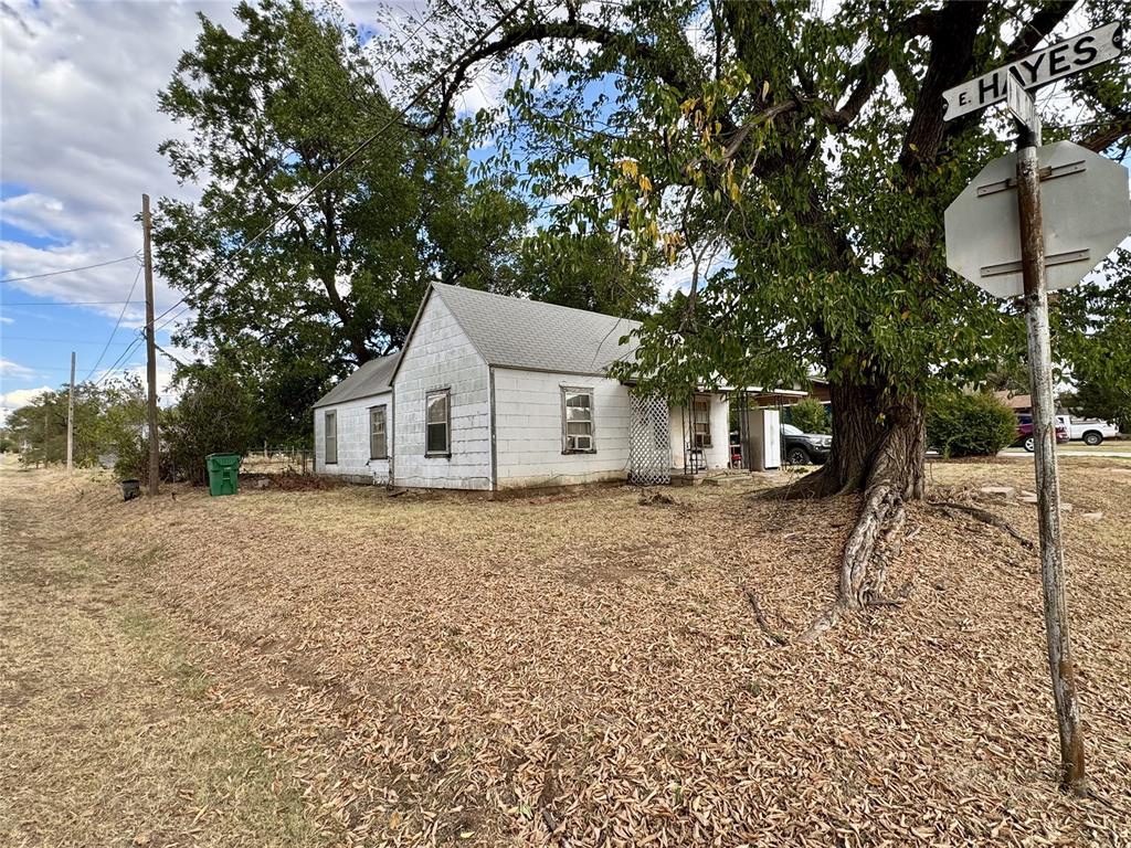 Dakota Ave, Mangum, OK 73554