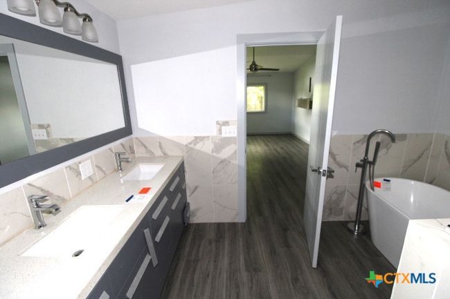 203 Spring St, House other with 4 bedrooms, 3 bathrooms and null parking in Lampasas TX | Image 12