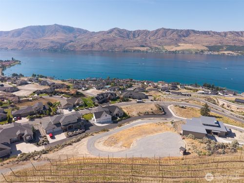 101 Lake Ridge Dr, Chelan, WA, 98816-5902 | Card Image