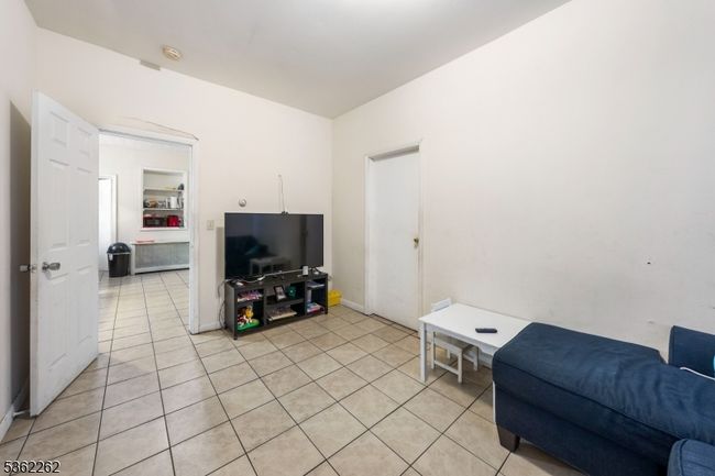 639 N 8 Th St, Home with 6 bedrooms, 3 bathrooms and null parking in Newark NJ | Image 13
