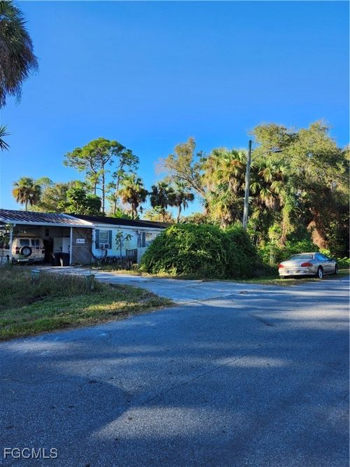 2500 Gail Helen Ct, North Fort Myers, FL, 33917-2468 | Card Image