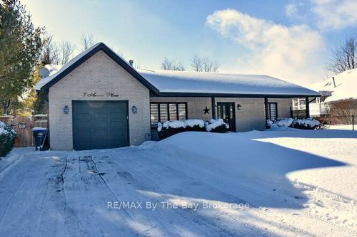 8 Azores Pl, Wasaga Beach, ON, L9Z1K9 | Card Image