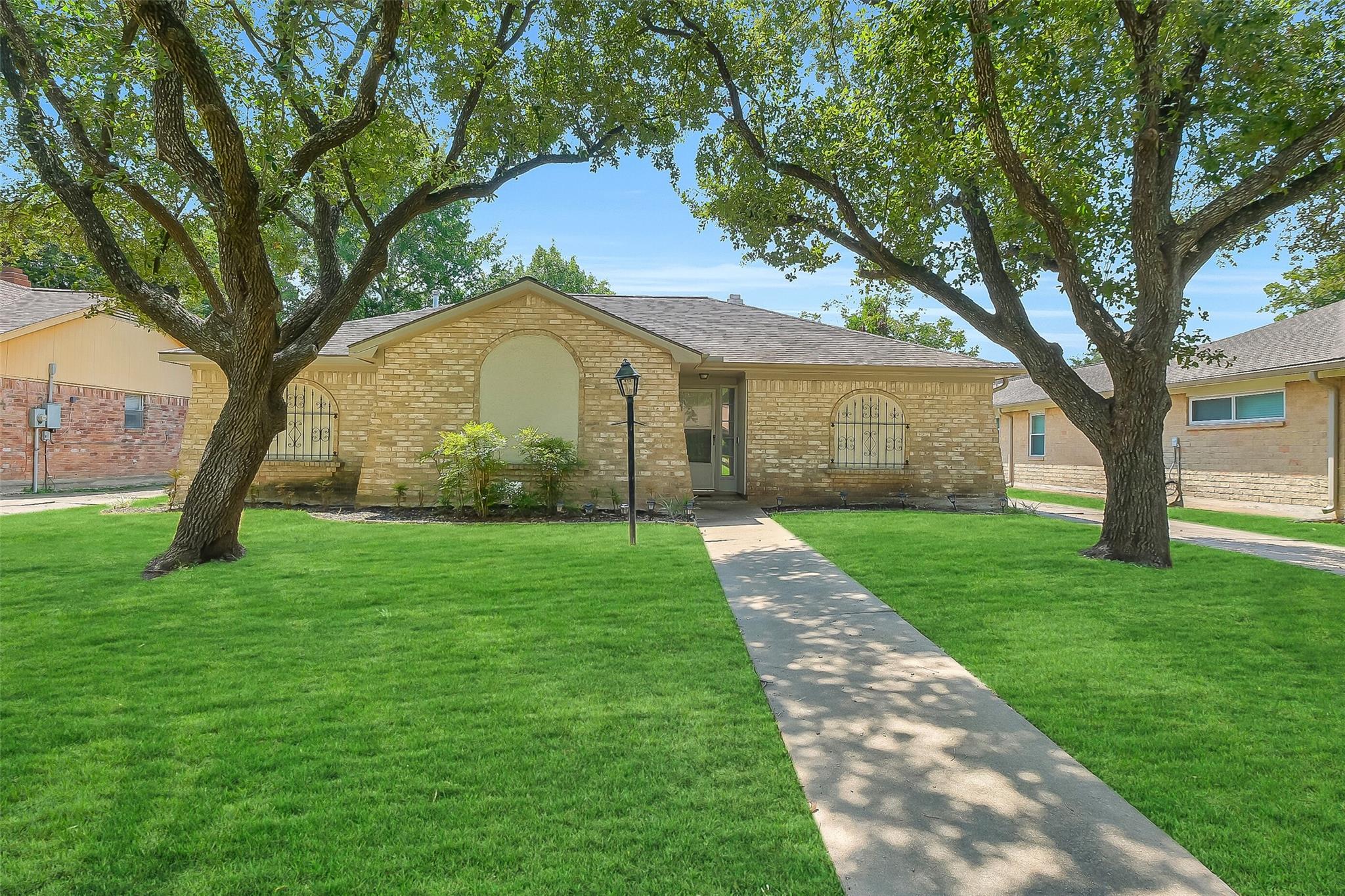 Residential Lease in Meadows Place