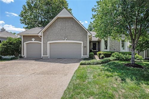 12610 Cedar St, Leawood, KS, 66209-3147 | Card Image