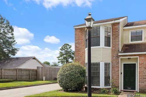 9849 Siegen Ln, Baton Rouge, LA, 70810-4704 | Card Image