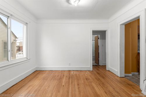 6559 Barrie St, Dearborn, MI, 48126-1716 | Card Image