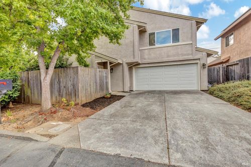557 Willow Ct, Benicia, CA, 94510-1448 | Card Image