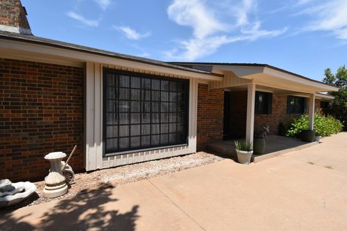 1209 8th St, Shallowater, TX, 79363-5113 | Card Image