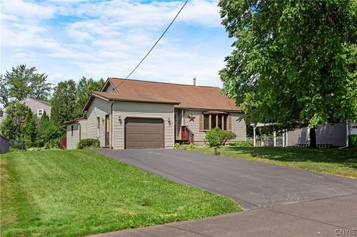 112 Stillwell Ter, East Syracuse, NY, 13057-2716 | Card Image