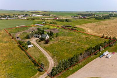 225046 Range Road 282, House detached with 4 bedrooms, 2 bathrooms and 10 parking in Rocky View County AB | Image 3