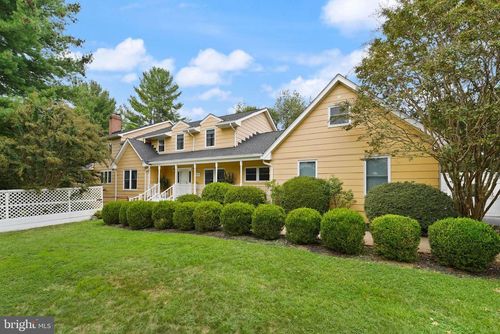 16764 Hillsboro Rd, Purcellville, VA, 20132-3515 | Card Image