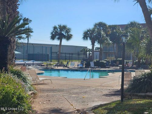 c311-2046 Beach Boulevard, Biloxi, MS, 39531 | Card Image