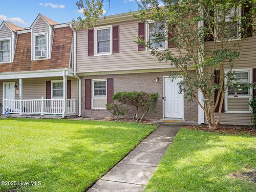 106 Palace Cir, Jacksonville, NC, 28546-7239 | Card Image