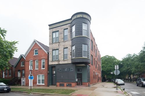 2f-1058 N Rockwell St, Chicago, IL, 60622-3645 | Card Image