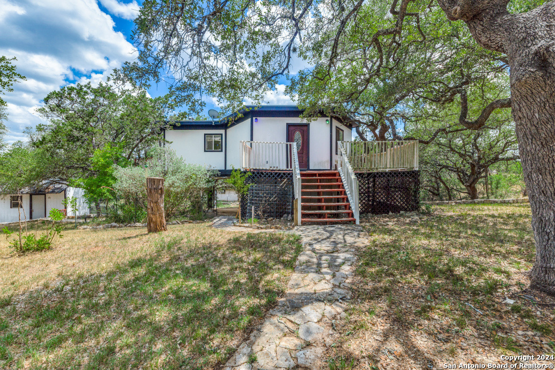 Mountain View Pl, Pipe Creek, TX 78063