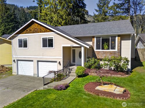 333 Lakeside Dr, Sedro Woolley, WA, 98284-9541 | Card Image