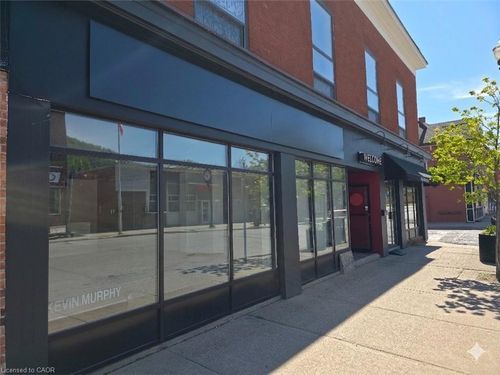 6 Main St W, Grimsby, ON, L3M1R4 | Card Image