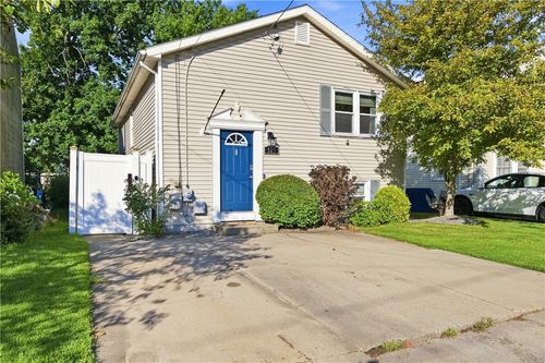105 Branch Ave, Cumberland, RI, 02864-1953 | Card Image