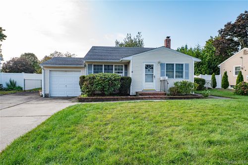 12 Peary Ln, Kings Park, NY, 11754-4523 | Card Image