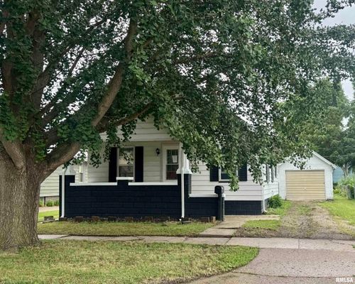 906 E Locust St, Canton, IL, 61520-2151 | Card Image