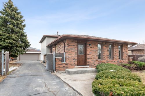 9237 S 77th Ave, Hickory Hills, IL, 60457-2896 | Card Image