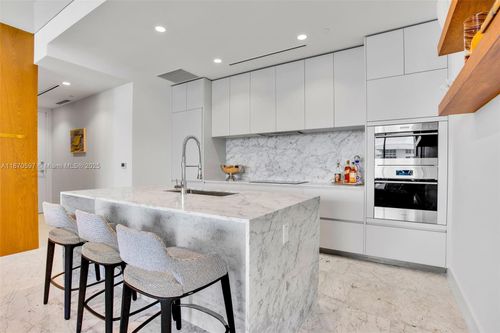 apt-1105-5775 Collins Ave, Miami Beach, FL, 33140-2320 | Card Image