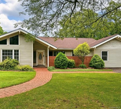 46 Andover Dr, Coram, NY, 11727-2301 | Card Image