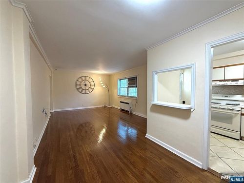 420 Fairview Ave, Fort Lee, NJ, 07024-3868 | Card Image