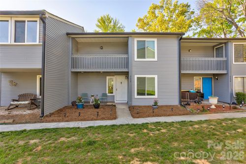 6608 Point Comfort Ln, Charlotte, NC, 28226-3942 | Card Image