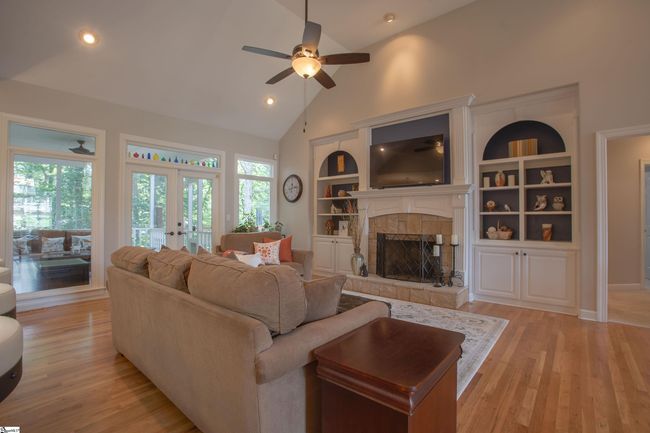 10 Rothesay St, House other with 5 bedrooms, 5 bathrooms and 2 parking in Simpsonville SC | Image 9