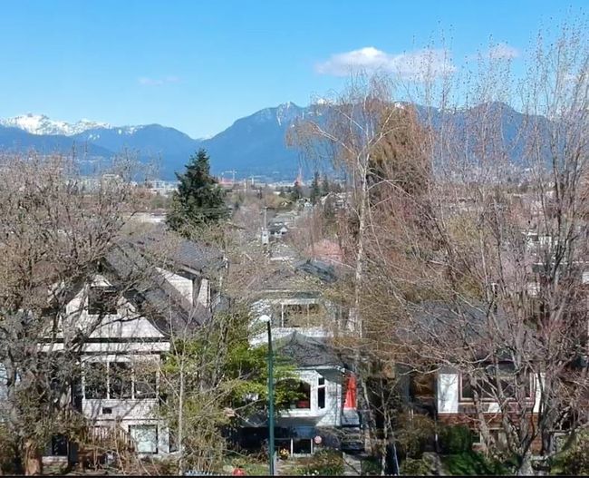 661 E 31 St Avenue, House other with 4 bedrooms, 3 bathrooms and 2 parking in Vancouver BC | Image 4