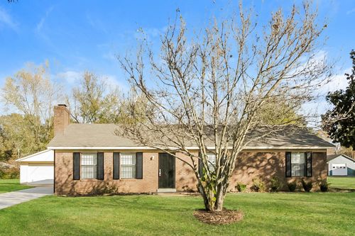 26 Hickory Hills Dr, Jackson, TN, 38305-9466 | Card Image