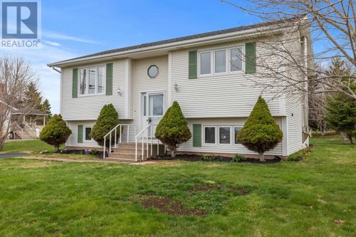2 Kenwood Cir, Charlottetown, PE, C1E1Z8 | Card Image